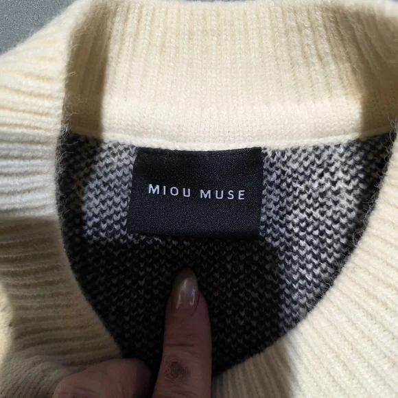 Miou Muse EUC Monochrome Checkered Sweater Medium Oversized PTP 25 - Picture 3 of 5